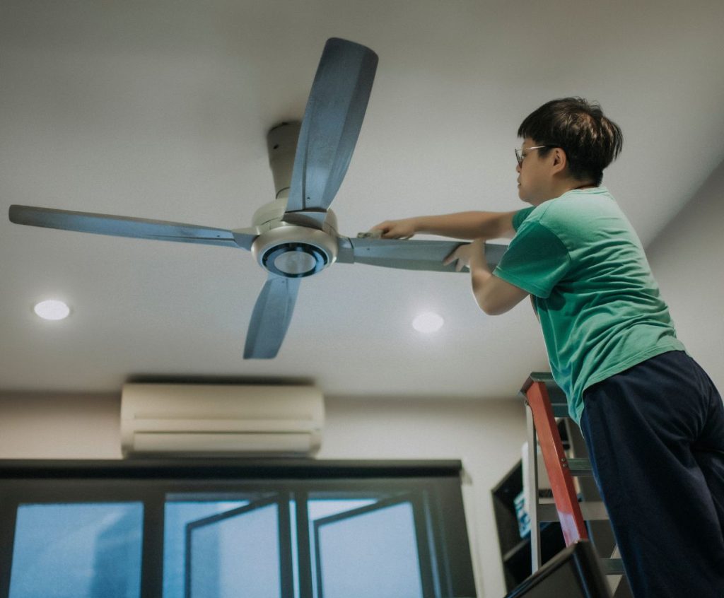 How to Clean a Fan